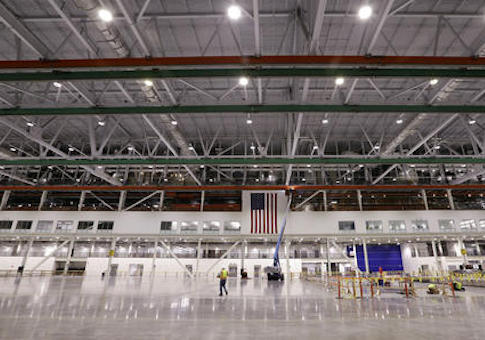 777X Wing Center